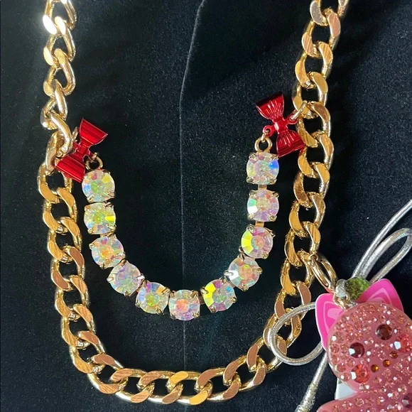 Betsey Johnson Gold Tone and detachable Pink Gingerbread ornament Necklace - Picture 2 of 7